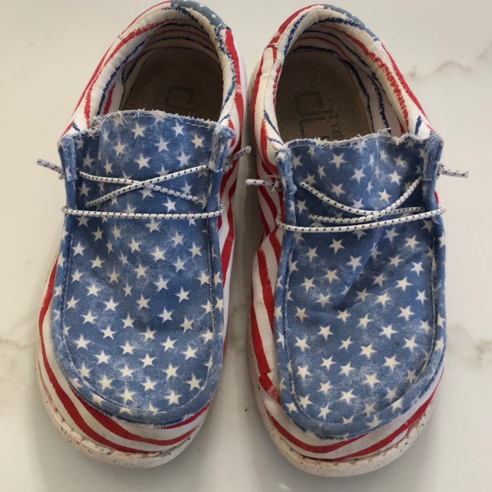 Patriotic Hey Dudes, Y5- L6